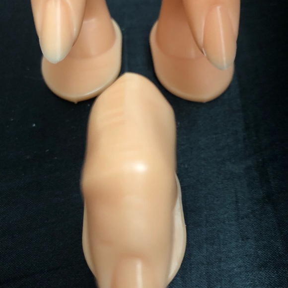 20 Pack Fake Practice Fingers - Picture 5 of 5